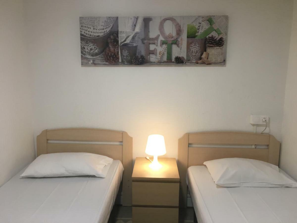 Sleeping Inn บาร์เซโลนา ภายนอก รูปภาพ